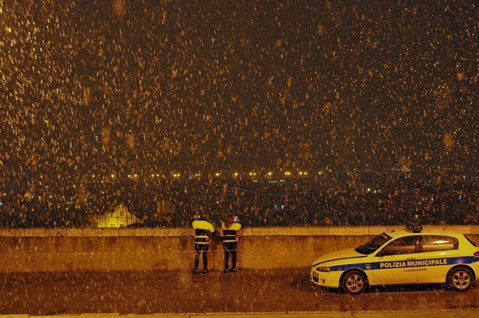 cagliari1 - Una spettacolare nevicata saluta il 2014 a Cagliari