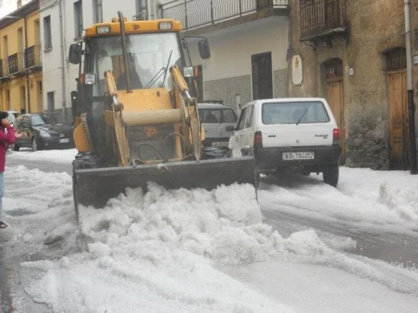 Grandine a Sorgono: 3 anni fa un evento peggiore a Seui Seui grandine 6 600x450 1 - Grandine a Sorgono: 3 anni fa un evento peggiore a Seui