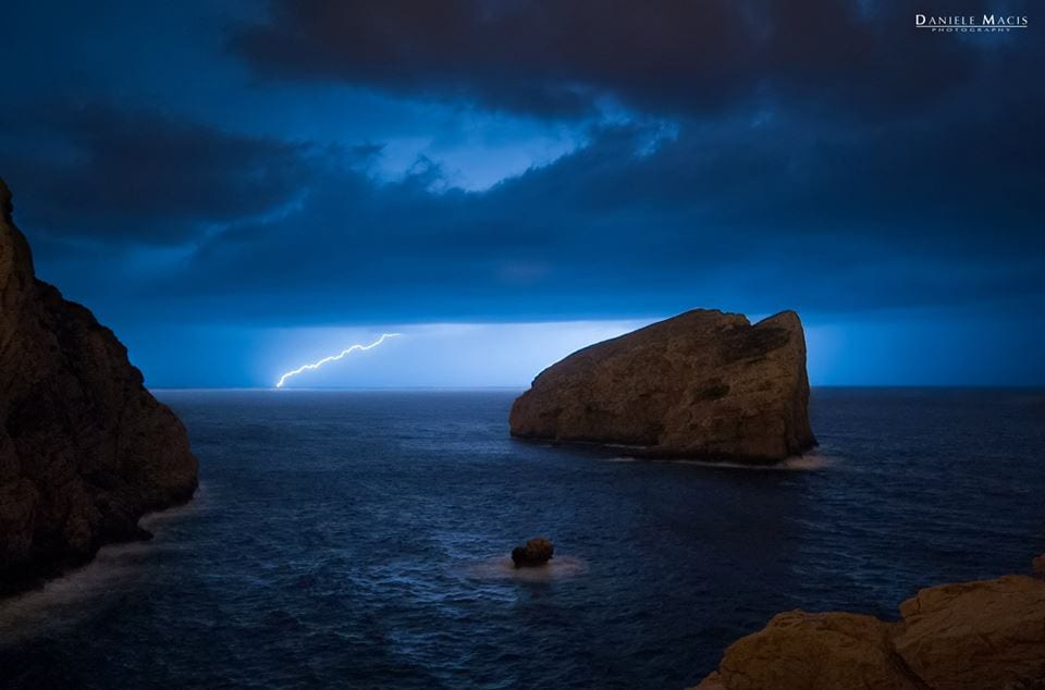isola foradda ore 3 30 ottobre 2013 - Spettacolari fulmini notturni nel Sassarese