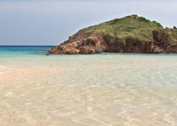 Spiaggia Su Giudeu 350x250 - Ci siamo: da giovedì maestrale e calo delle temperature