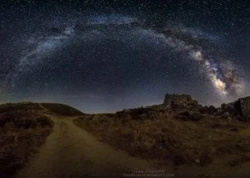 Untitled 18 350x250 - La maestosità della via lattea sarda negli scatti di Ivan Pedretti