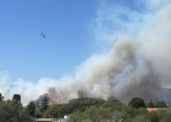 incendio porto istana 350x250 - Grossi incendi sulle coste di Gallura: evacuati hotel e abitazioni