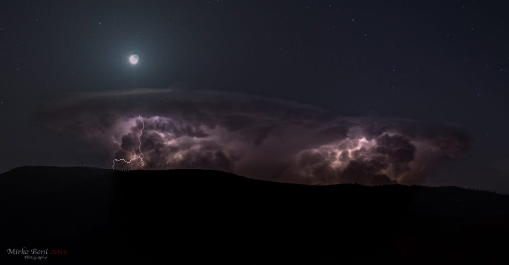 LC1 9293 2 copia 1024x534 - Spettacolare tempesta di fulmini ripresa da Meana Sardo