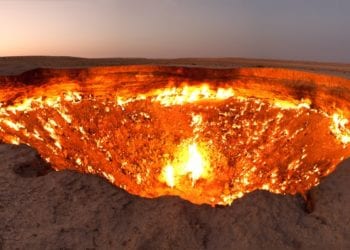 darvasa gas crater panorama.900x600 350x250 - La porta per l'inferno - SPETTACOLARI FOTO