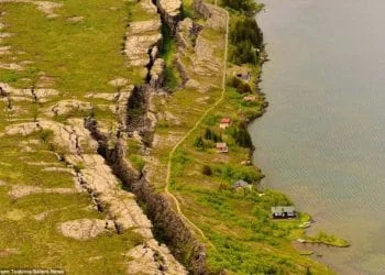 isla 350x250 - Col drone sopra una colata di lava