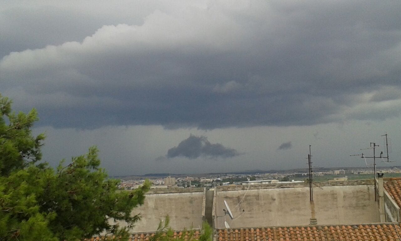 shelf cloud - Supercella temporalesca a est di Cagliari! Foto e video