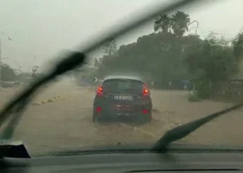 30 09 2015 18 11 10 350x250 - Nubifragio sulla 195 verso Sarroch, strada allagata. Video