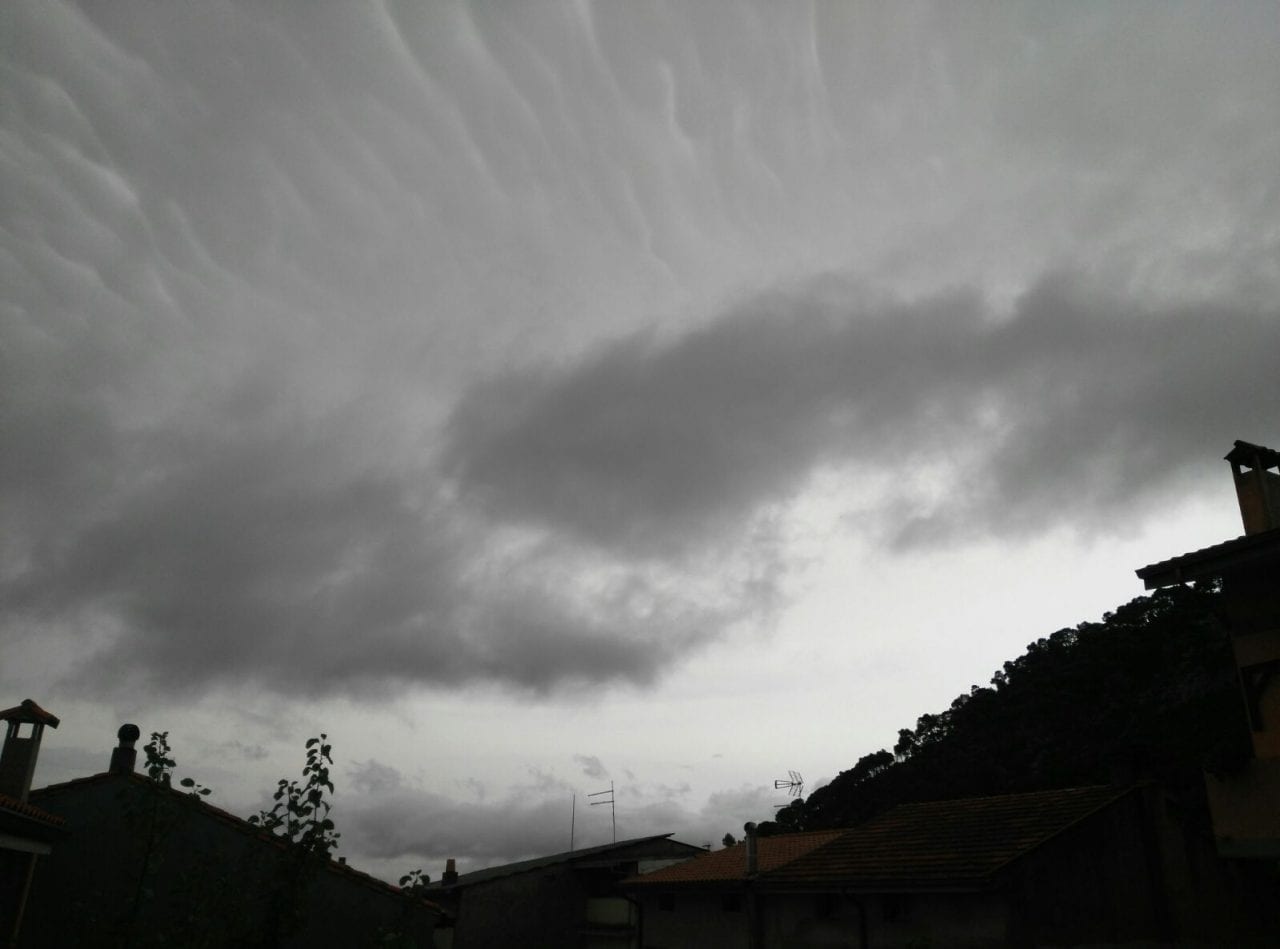 Guspini - Guspini raggiunta dal nubifragio: foto e video