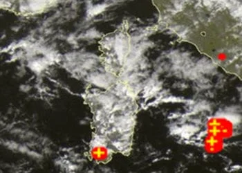 Sat24 350x250 - Rapido nubifragio su Iglesias: strade allagate. Il video