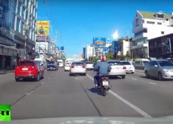 Untitled 17 350x250 - Palla di fuoco in pieno giorno sui cieli di Bangkok - VIDEO
