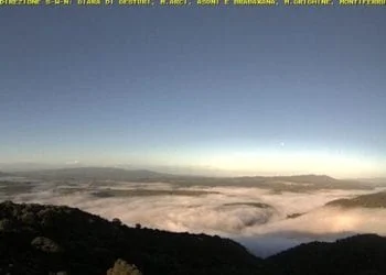 12065887 428856847307492 5797382176459349799 n 350x250 - Spettacolare nebbia d'avvezione avvolge Cagliari!