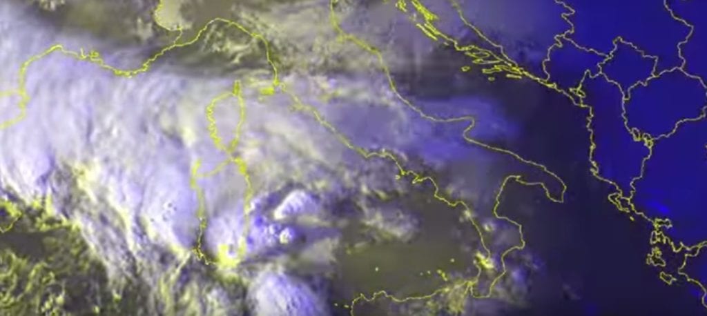 Untitled 12 1024x458 - Ciclone mediterraneo: 48 ore di vita in un video spettacolare