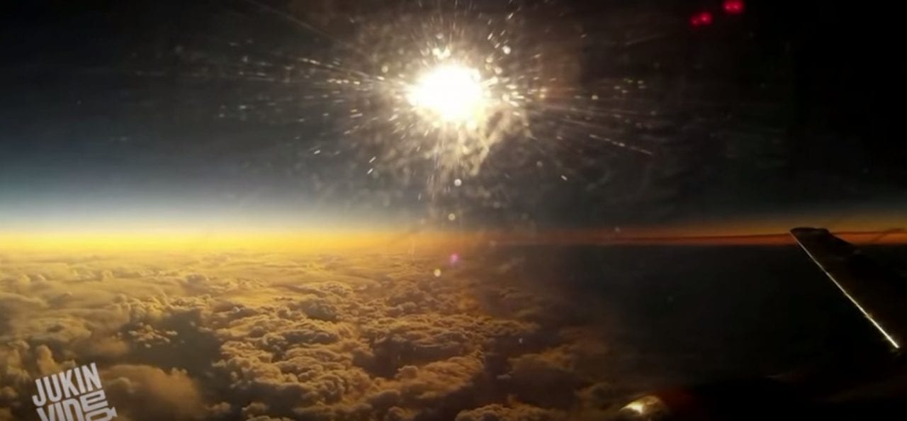 Untitled 24 - Eclissi totale di Sole dall'aereo: SPETTACOLARE TIMELAPSE