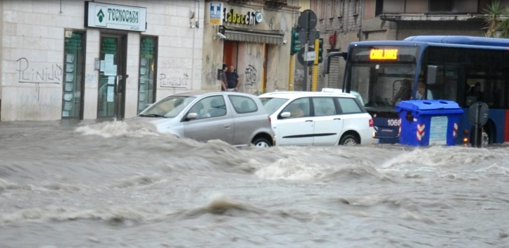 a852 1024x500 - Come comportarsi in caso di alluvione? Le regole da seguire