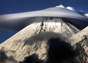 lens1 702x336 1 350x250 - Le meravigliose nubi lenticolari del Kamchatka