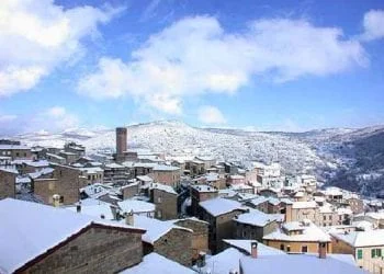 vista del paese dal b 350x250 - A Gavoi l'estate esordisce con 4°C!
