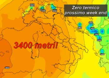 0ch 153 350x250 - Sole e caldo: in Sardegna Babbo Natale arriva col surf