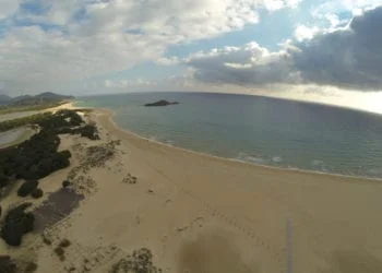 IMG 20151217 WA0000 350x250 - Sole e caldo: in Sardegna Babbo Natale arriva col surf