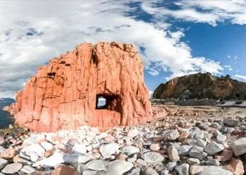 Rocce Rosse Arbatax 350x250 - Il fronte freddo preme da nord ovest, rovesci in atto fin su Cagliari