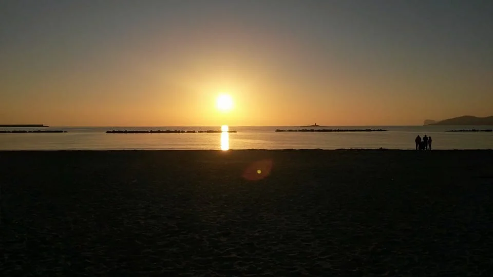 alghero tramonto 3 - Alghero, un mese di sole invernale. Evento meteo eccezionale. Occasione per fare turismo