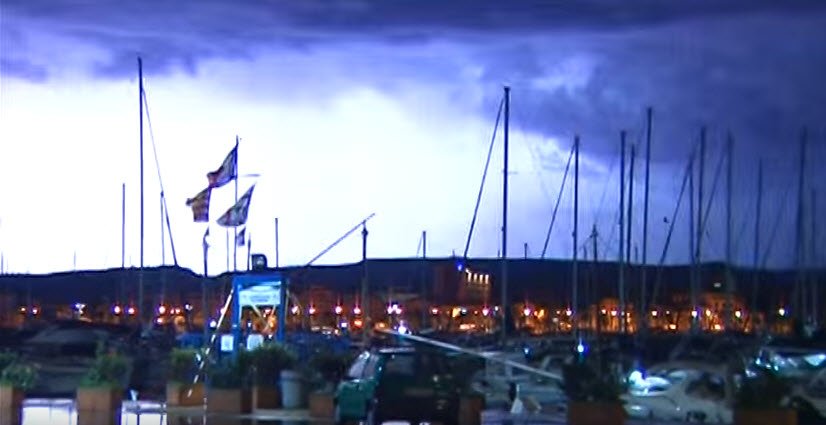 2016 02 17 16 11 18 - Le tempeste di fulmini sul Mare di Sardegna, veduto da Alghero