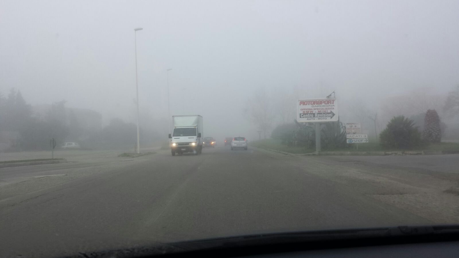 20160330235235 - Fitta nebbia, mattinata padana per Cagliari