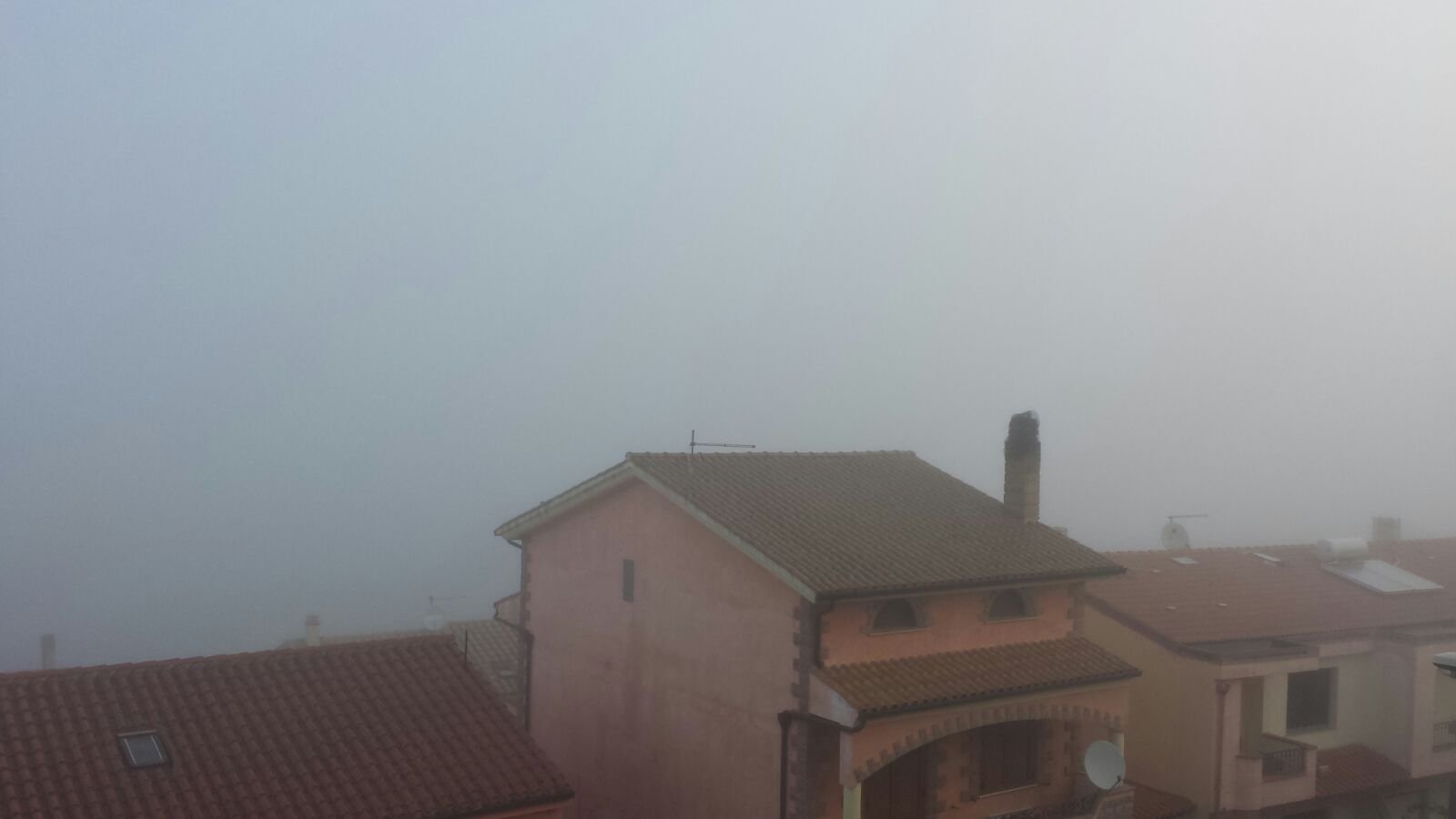 20160330235245 - Fitta nebbia, mattinata padana per Cagliari