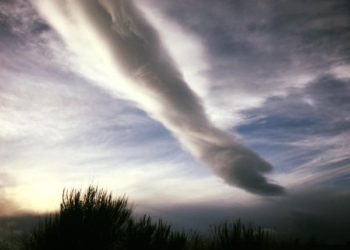 Stratocumulo 350x250 - Incredibile nuvola sui cieli della Scozia, ribattezzata la "mano di Dio"!
