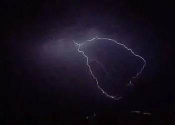 11 05 2016 14 17 06 350x250 - Spettacolari fulminazioni a Portoscuso