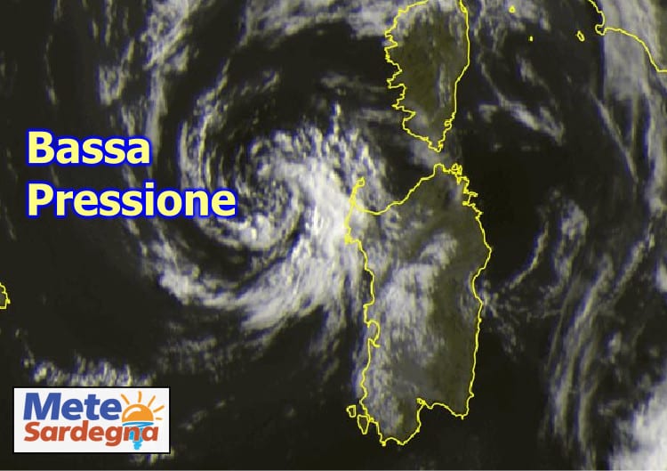 ciclone sardegna - ULTIM'ORA: ecco il ricciolo dell'area ciclonica a ridosso della Sardegna. Attese condizioni meteo avverse