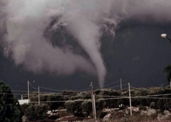 tromba 350x250 - Spettacolare downburst su Cagliari - VIDEO