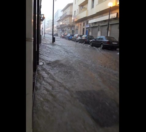 28 09 2016 09 46 59 - Fortissimo nubifragio si abbatte su Sanluri, video impressionanti
