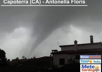 tromba daria su Capoterra Cagliari 21 01 2017 350x250 - Meteo avverso Sardegna circa 4000 fulmini, ieri 2 feriti a Cagliari. Precauzioni