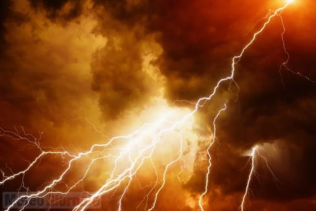 AdobeStock 67842223 - Peggiora con temporali, giù le temperature