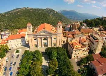 Cattedrale di Santa Maria della neve Nuoro vista dal drone 350x250 - Meteo SASSARI: inizio settimana con la pioggia freddo ventoso. Da martedì miglioramento per alcuni giorni