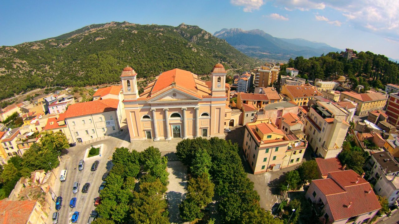 Cattedrale di Santa Maria della neve Nuoro vista dal drone scaled - Meteo NUORO: freddo e pioggia ad inizio settimana, poi mite