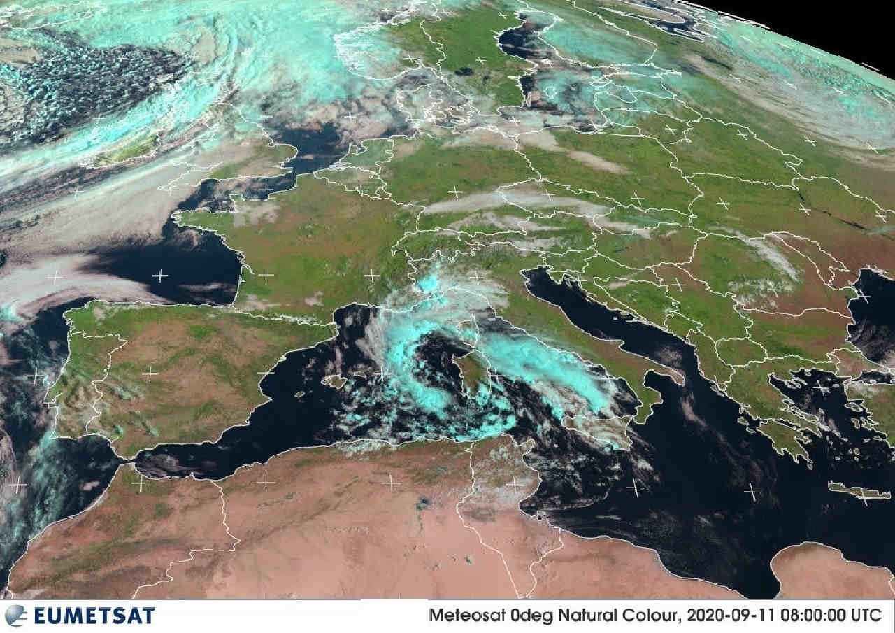 meteosat europa visibile - Sardegna è nell’occhio del ciclone, ma il meteo peggiorerà a breve