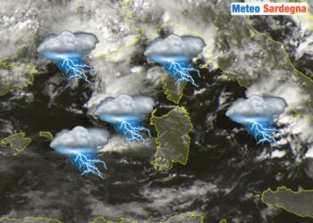 temporali attorno alla sardegna 350x250 - E' notte tropicale in Sardegna: temporali sparsi. Va peggio del previsto.