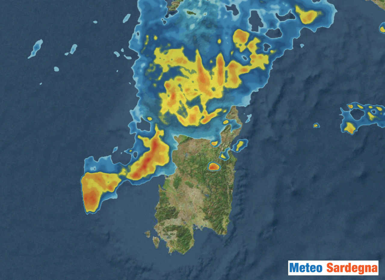 Radar meteo che indica le aree sotto piogge. In arancione quelle con piogge più intense.