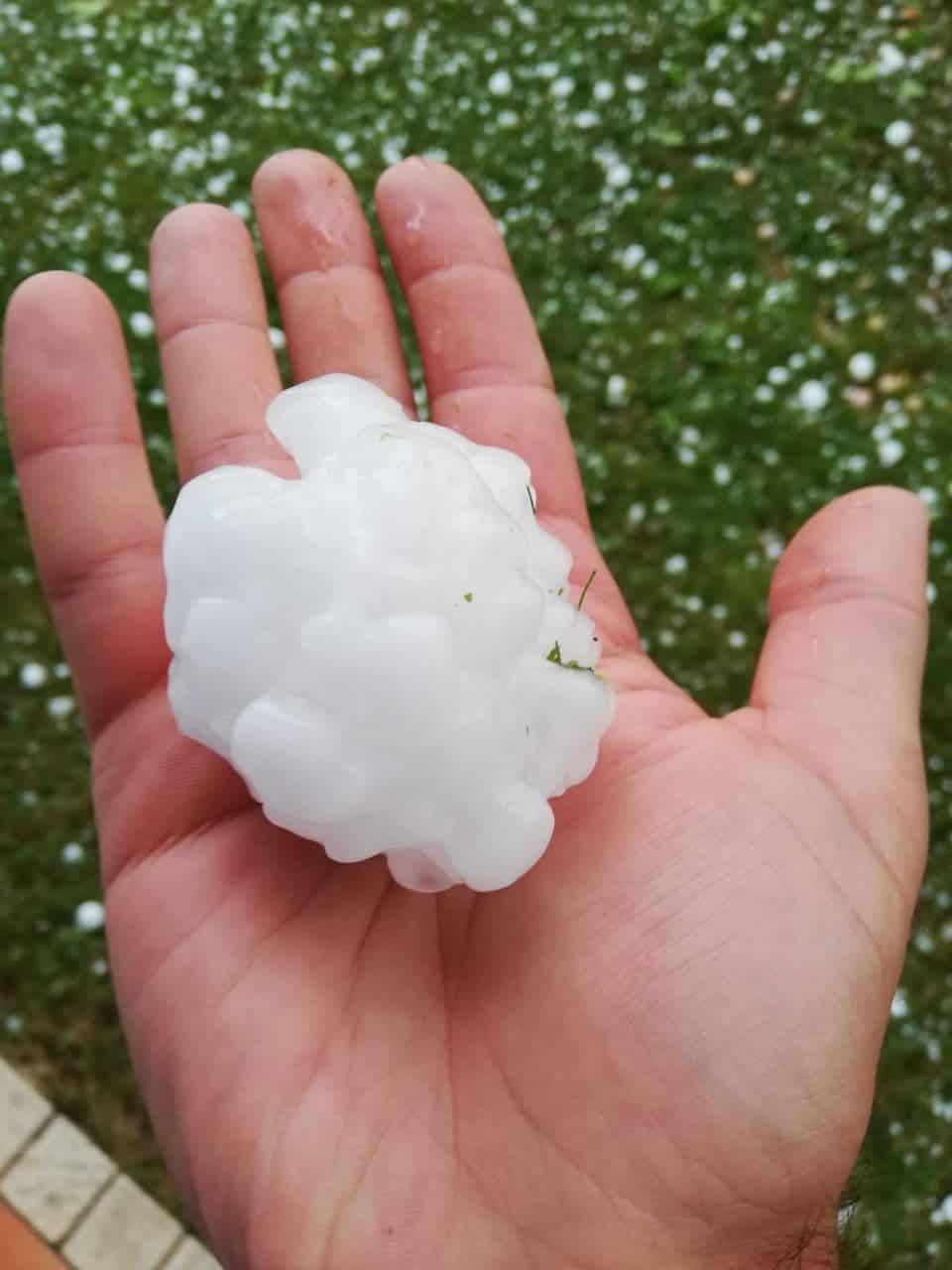 photo 2021 08 01 07 32 02 - La Sardegna ed il rischio grandine grosse dimensioni. Video e foto meteo