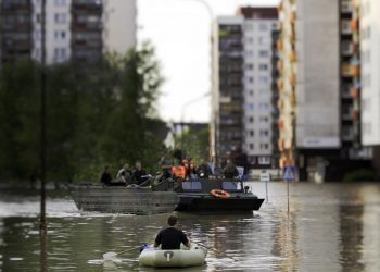 meteo 01218 350x250 - Ciclone mediterraneo evolve sul Tirreno: dietro di se scia di polemiche e perplessità