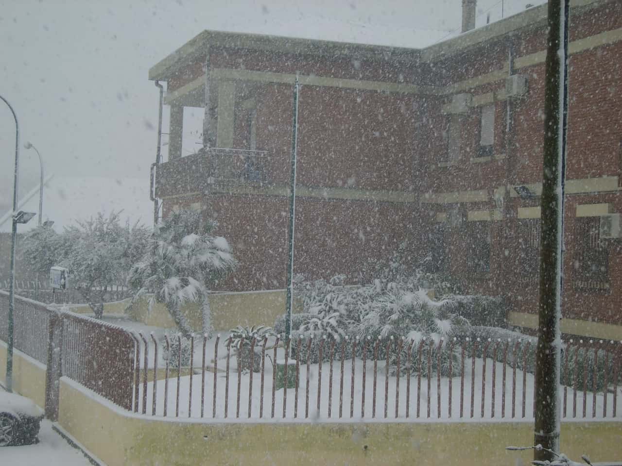 b714e5ea 7044 4e40 882d 373fb8c44b5c - Ecco la neve a quote basse. Meteo Sardegna avvertiva la possibilità