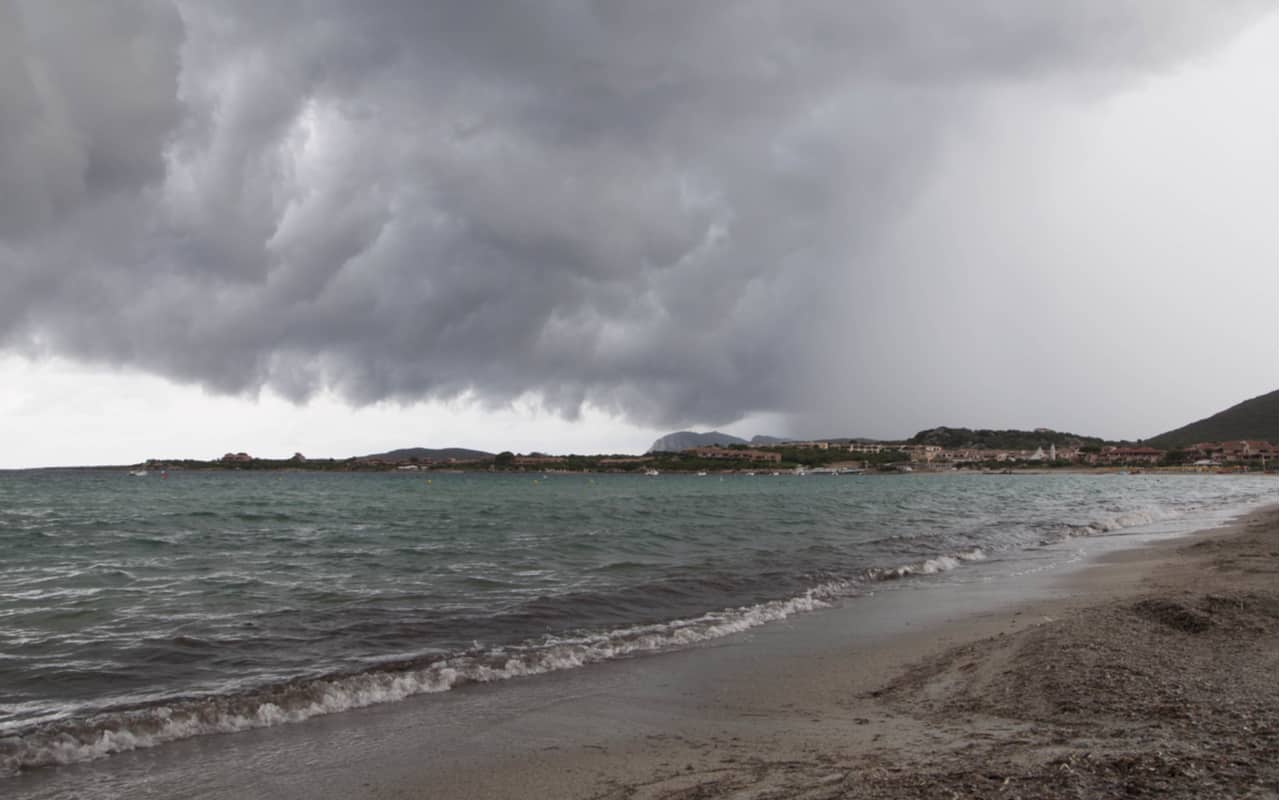 sardegna rovesci di pioggia - Meteo SARDEGNA: gli effetti del Ciclone Mediterraneo. La neve, dove. Entità della pioggia. Anomalie acute